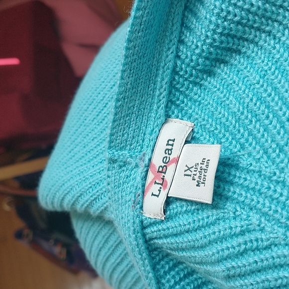 COPY - LL BEAN women's off the shoulder sweater - Picture 3 of 3